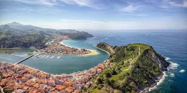 Visita Ribadesella en tu viaje por Asturias